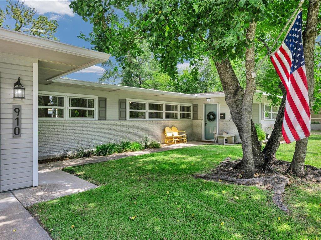 910 Reen Drive Property Photo 1
