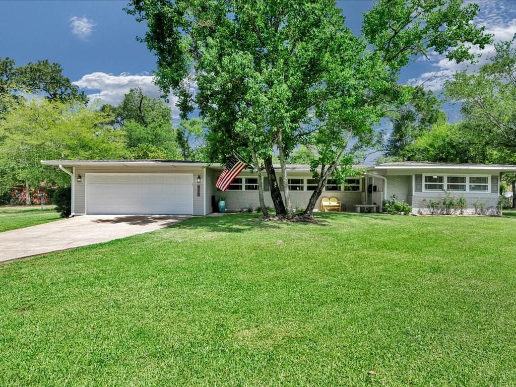 910 Reen Drive Property Photo 2