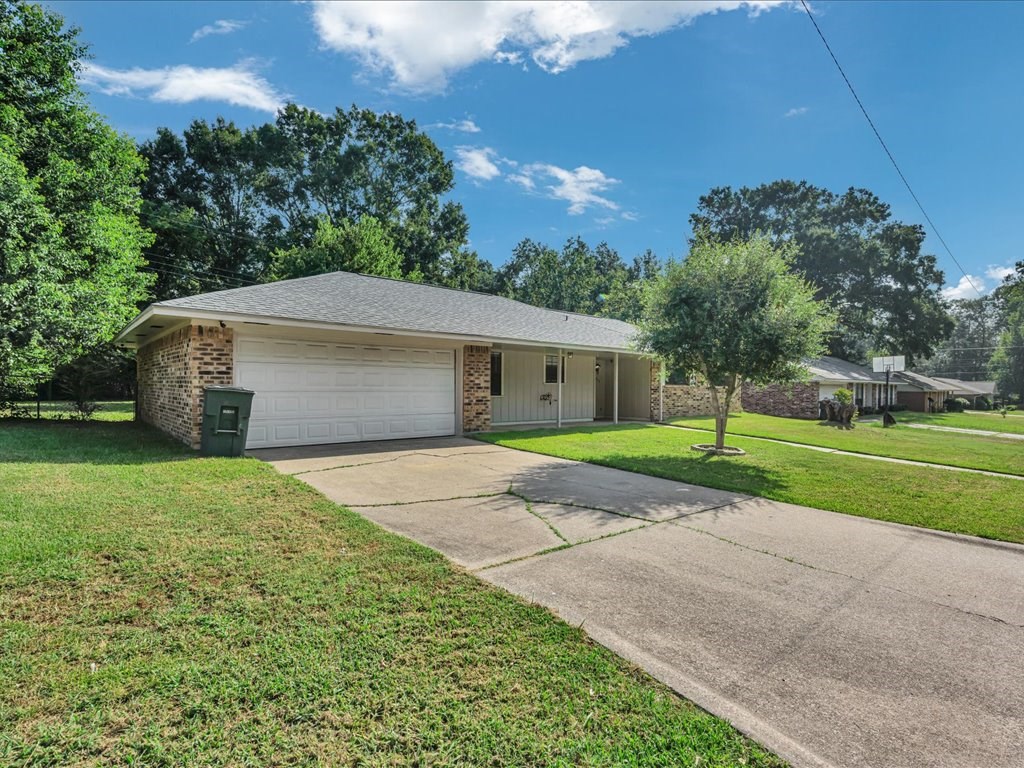 426 Willow Oak Property Photo 3