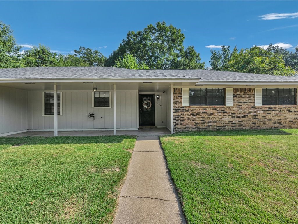 426 Willow Oak Property Photo 4
