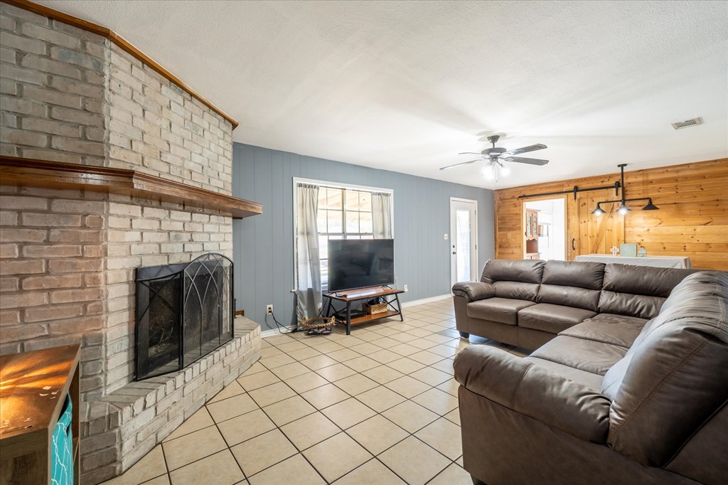 200 Gambrell Property Photo 4