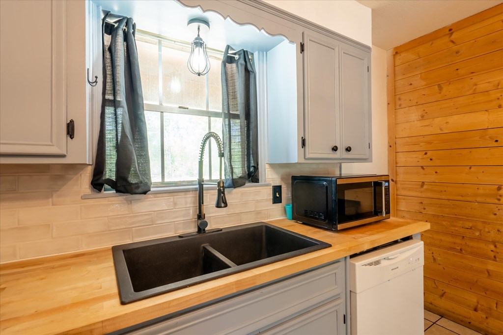 200 Gambrell Property Photo 9