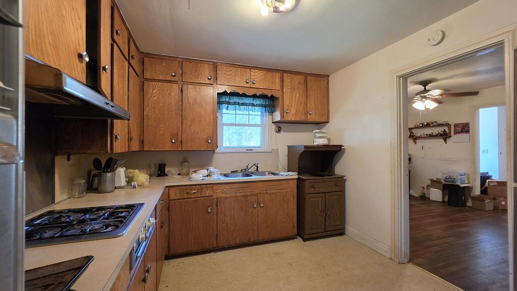 192 Austin Street Property Photo 6
