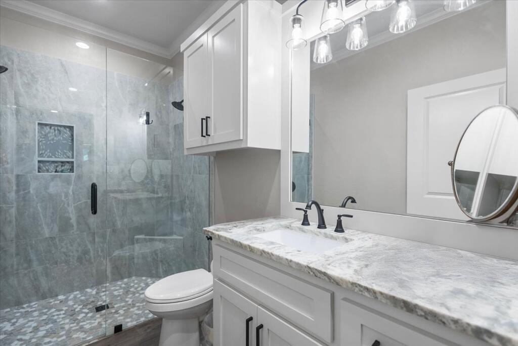 2868 E Loop 390 Property Photo 24