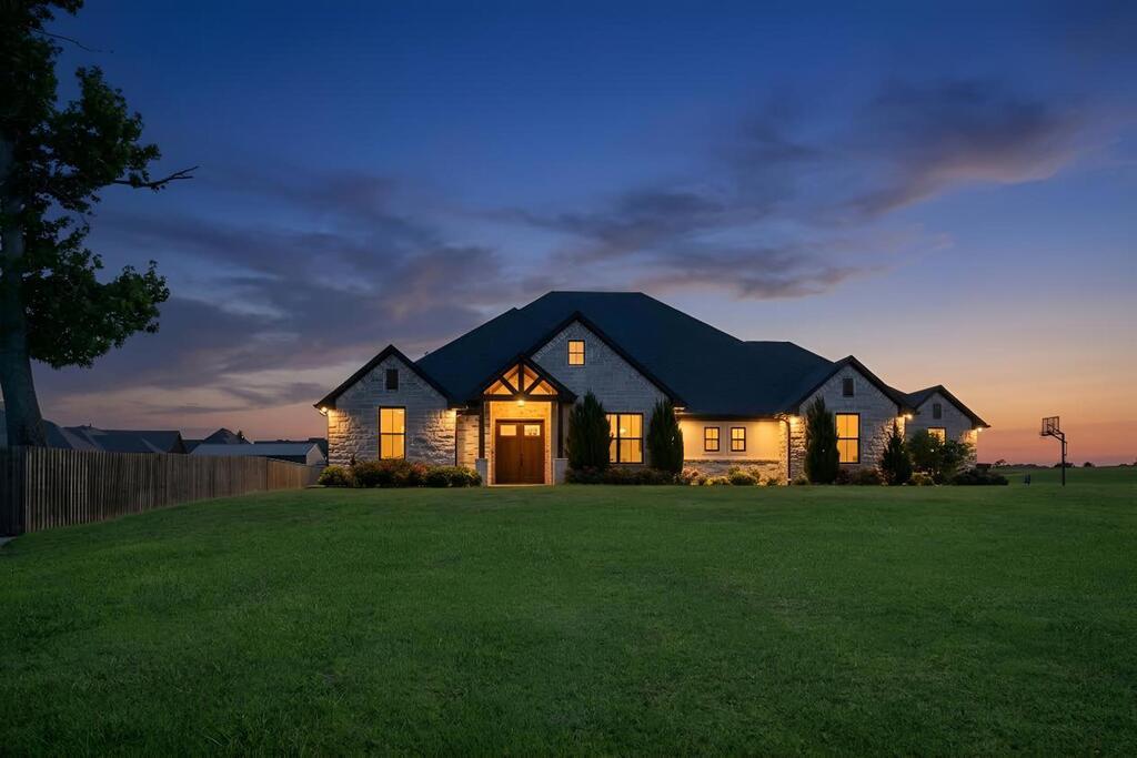 255 Clements Property Photo 1