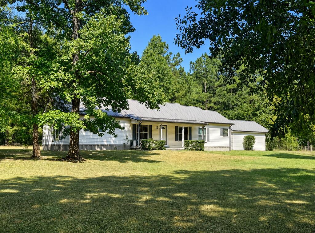180 County Road 3480 Property Photo 1