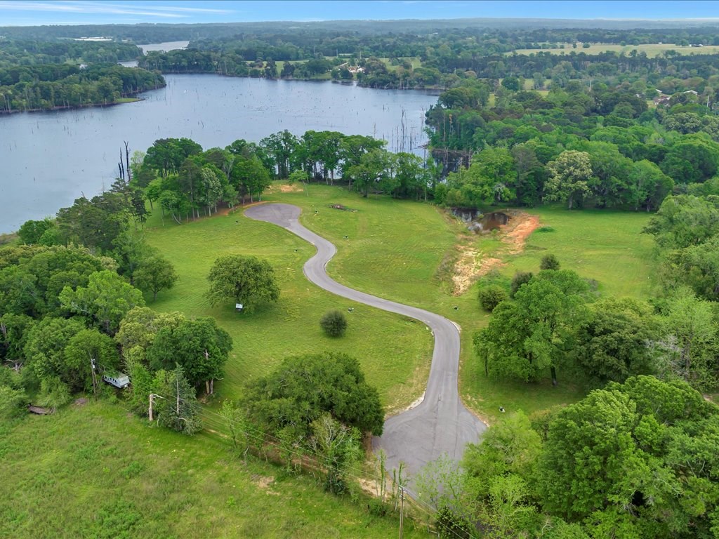180 Doves Point Property Photo 2