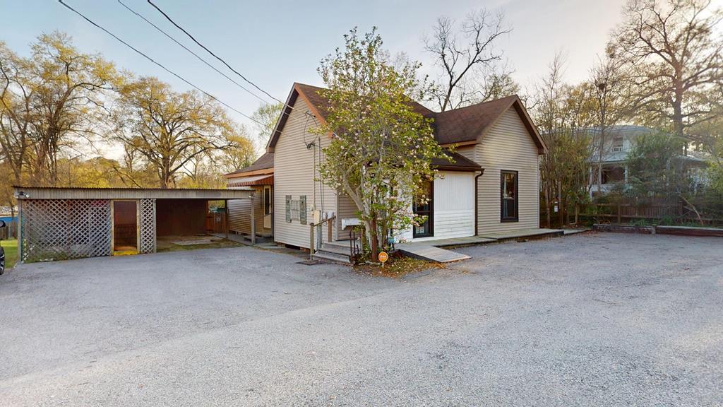 437 W Houston Property Photo 1