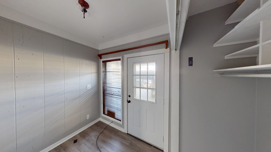 437 W Houston Property Photo 12