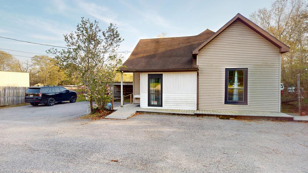 437 W Houston Property Photo 19