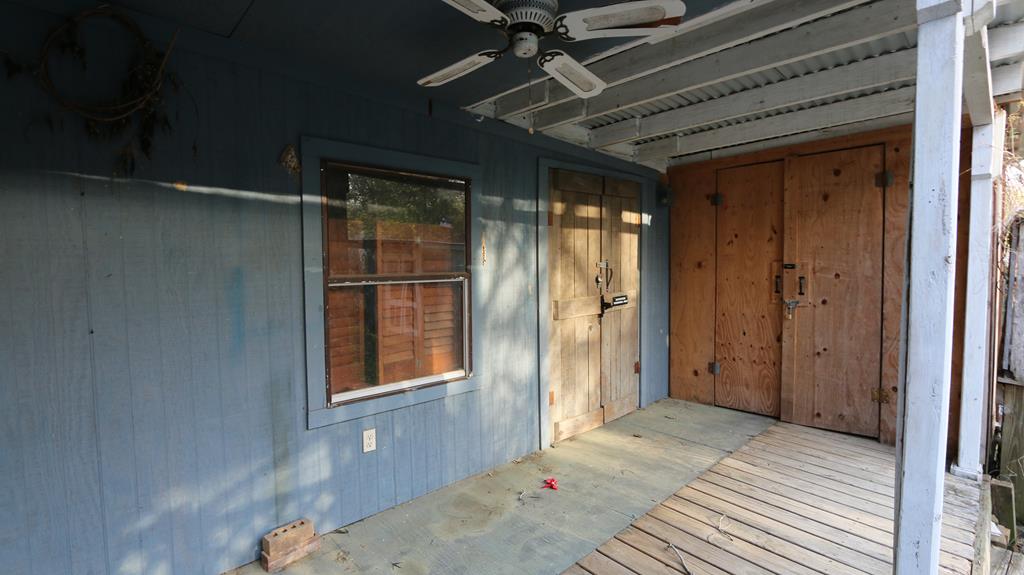 437 W Houston Property Photo 25