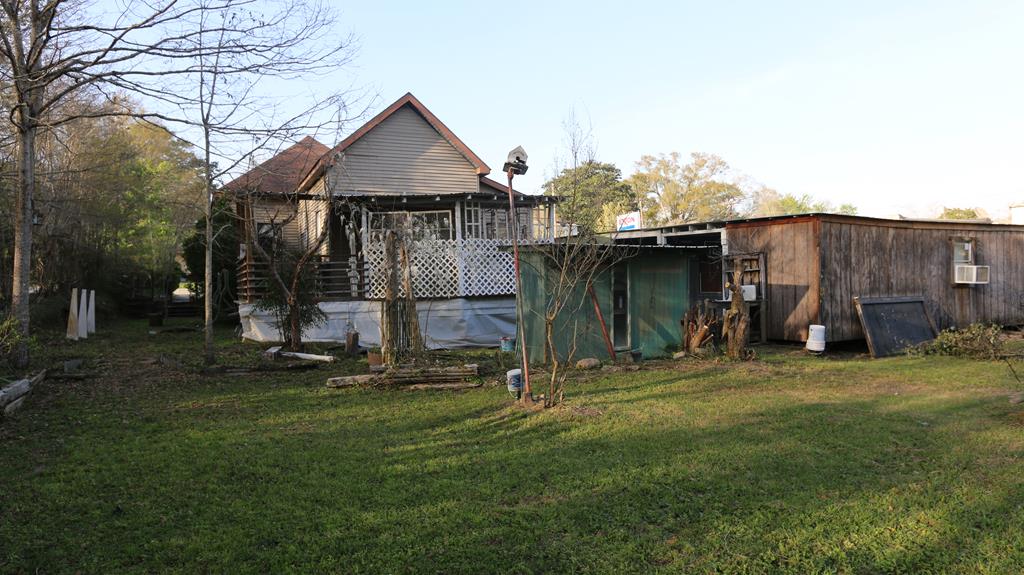 437 W Houston Property Photo 27