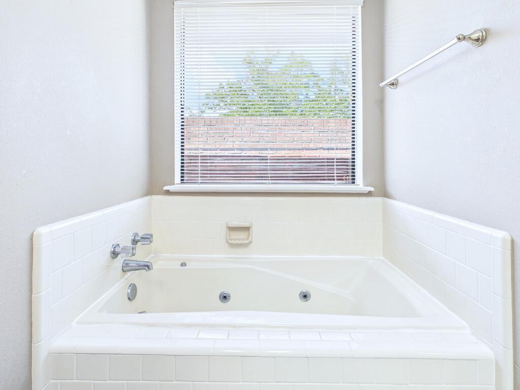 905 Augusta Drive Property Photo 34