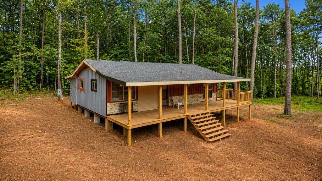 825 County Road 476 Property Photo 1
