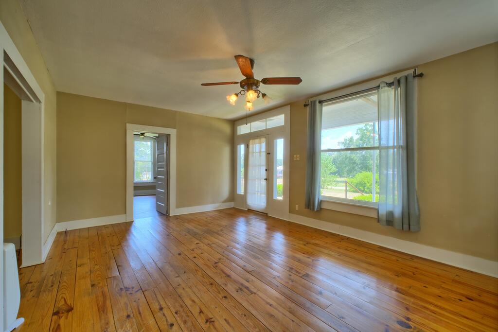 150 Hamilton St Property Photo 14