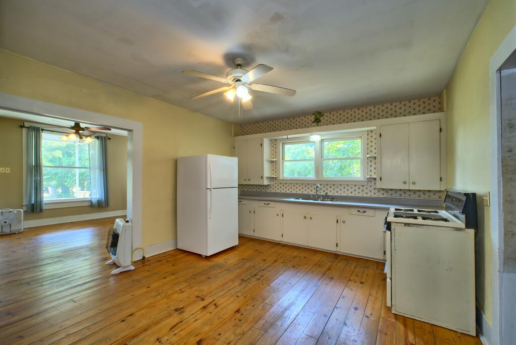 150 Hamilton St Property Photo 18