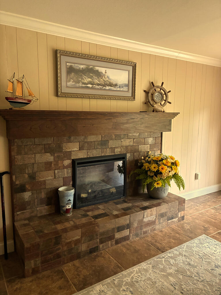 809 South Meadows Property Photo 5