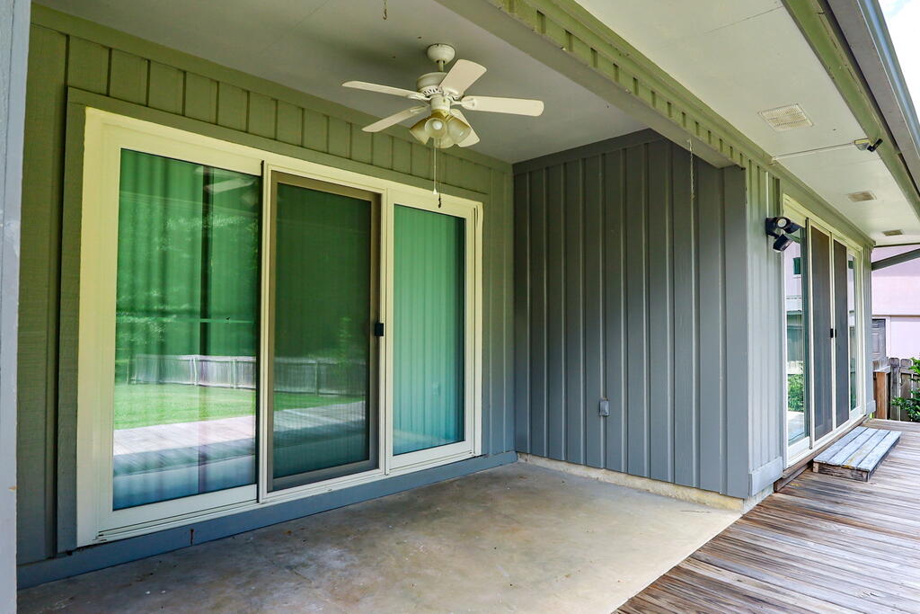 809 South Meadows Property Photo 14