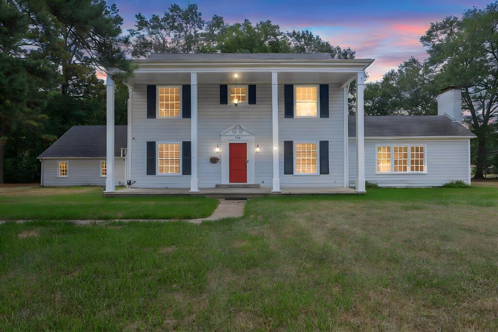 715 Pine Tree Lane Property Photo 1