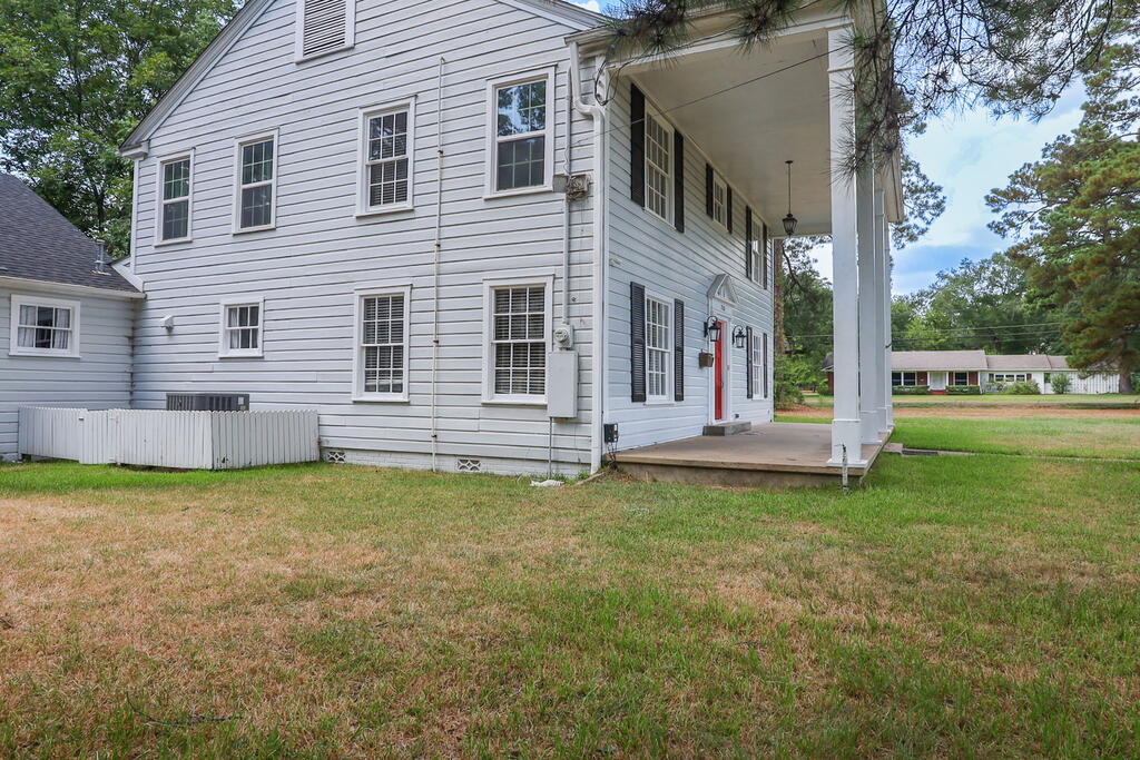 715 Pine Tree Lane Property Photo 6