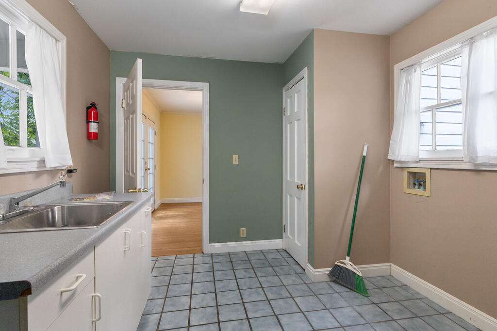 715 Pine Tree Lane Property Photo 18