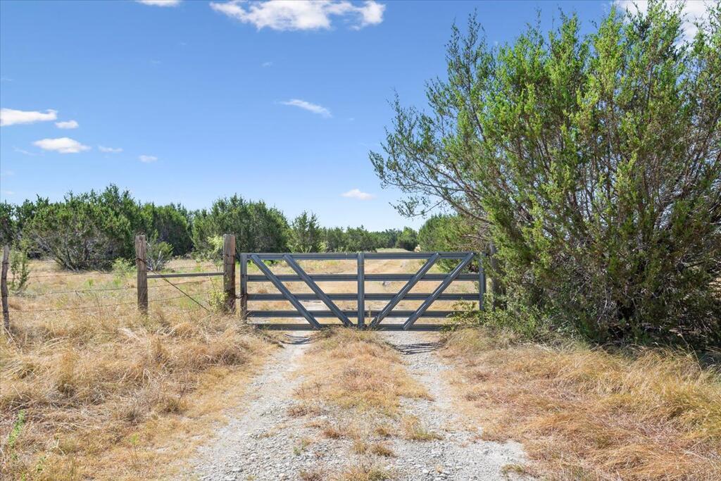 434 Cr 2410 Property Photo 7