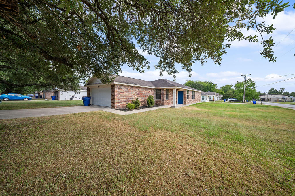 299 Martin Luther King Property Photo 1