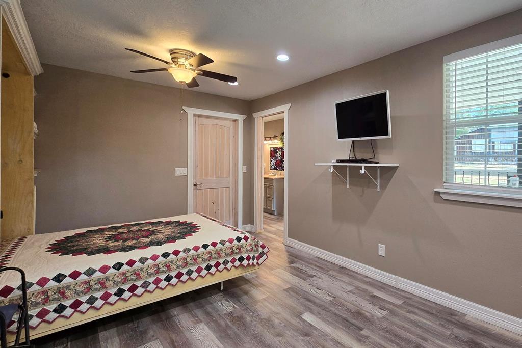 140 E Ridgecrest Drive Property Photo 18