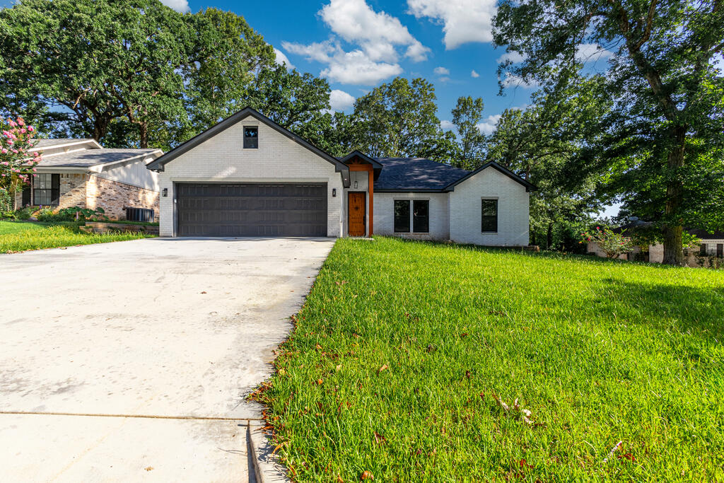 529 Woodland Hills Drive Property Photo 1