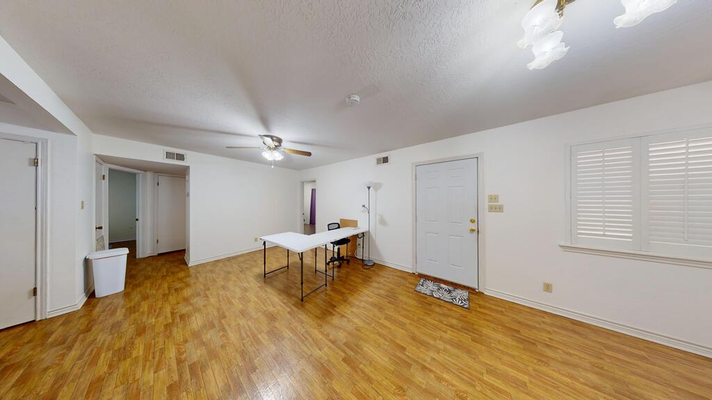 1005 Black Walnut Lane Property Photo 2