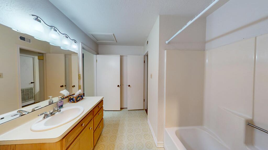 1005 Black Walnut Lane Property Photo 12