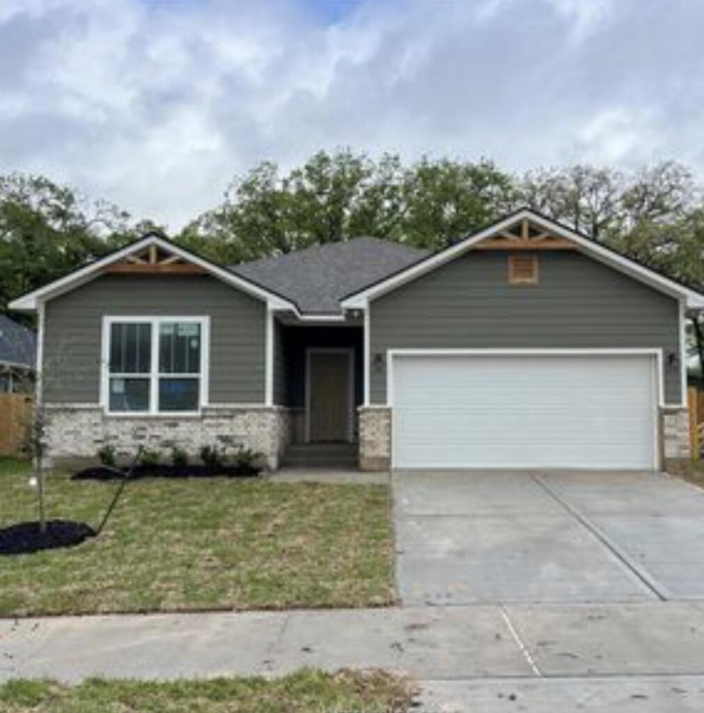 2415 Lightfoot Ln