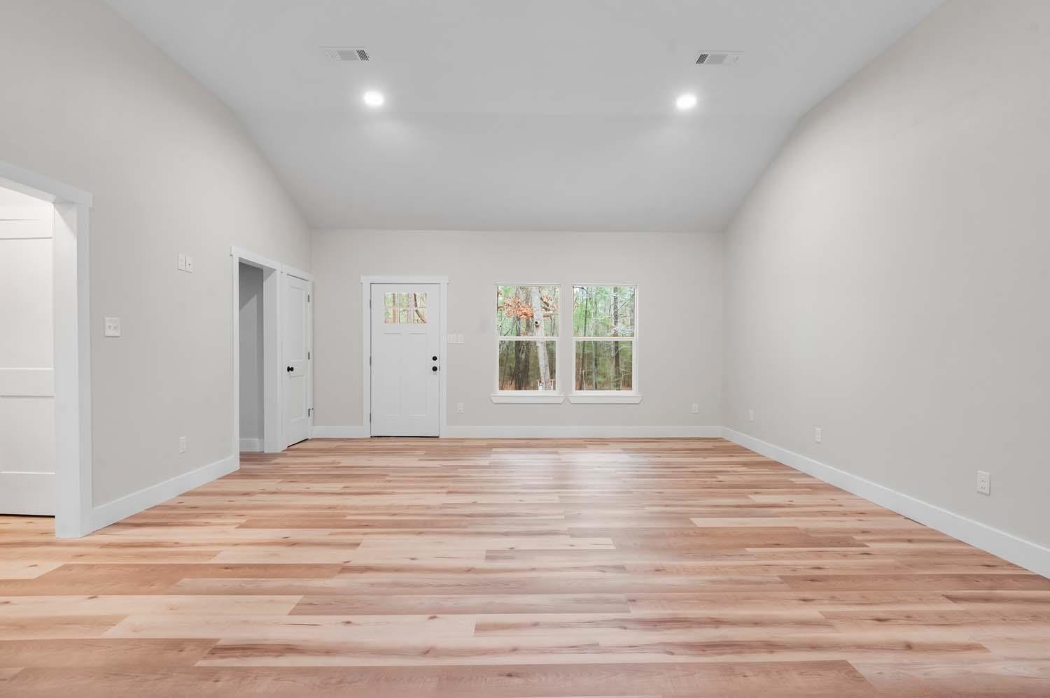 725 Arborcrest Drive Property Photo 3
