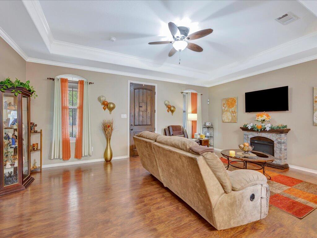2005 Durst Property Photo 6