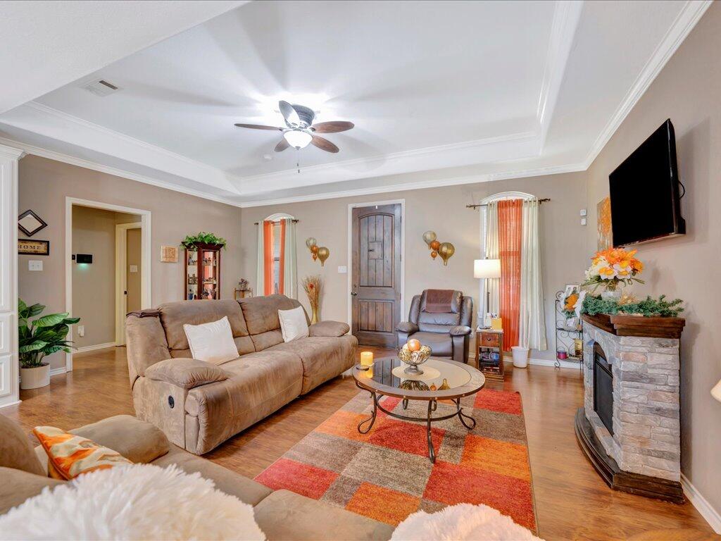 2005 Durst Property Photo 8