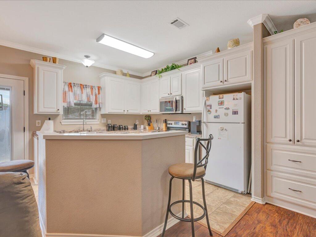 2005 Durst Property Photo 12