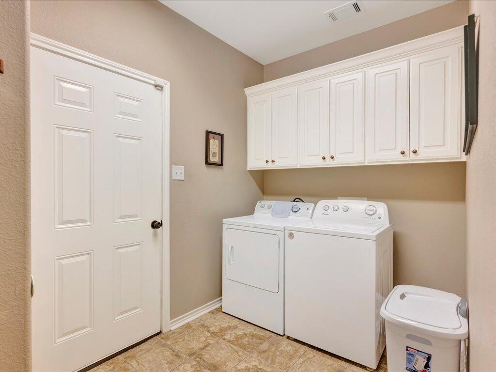 2005 Durst Property Photo 17