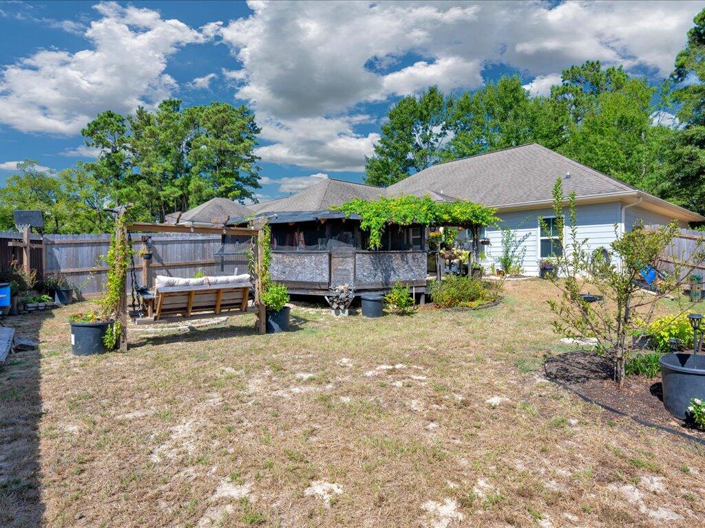 2005 Durst Property Photo 24