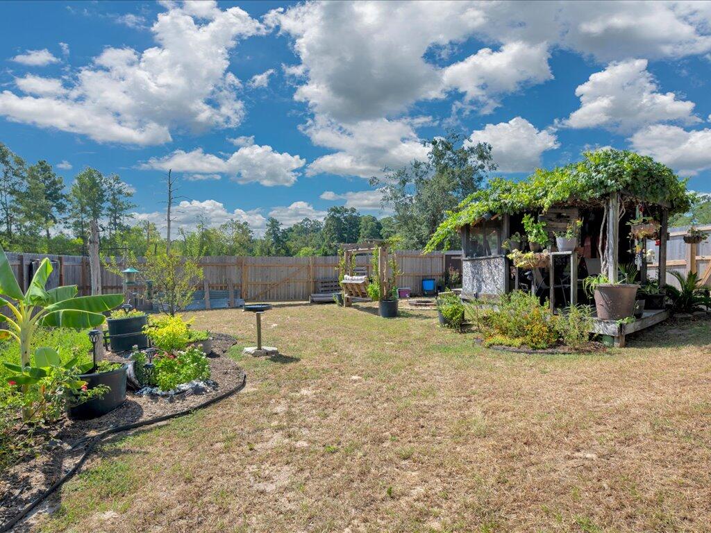 2005 Durst Property Photo 28