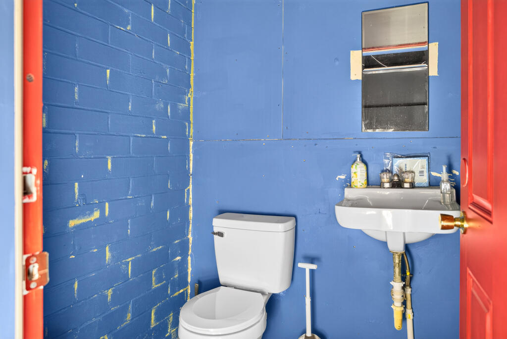 509 North Home Property Photo 11
