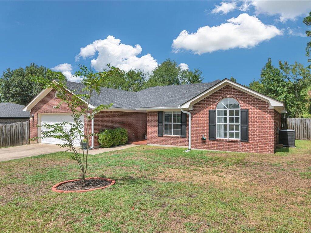 802 Scarlet Oak Property Photo 1