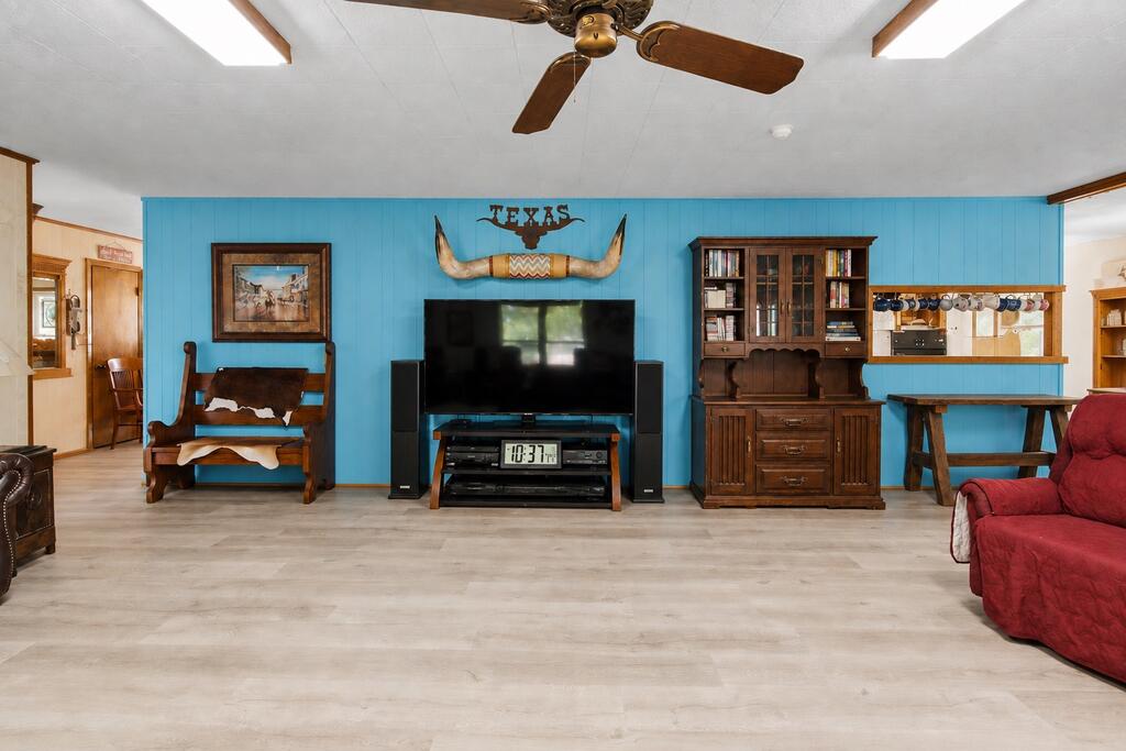 1209 Fm 220 Property Photo 9