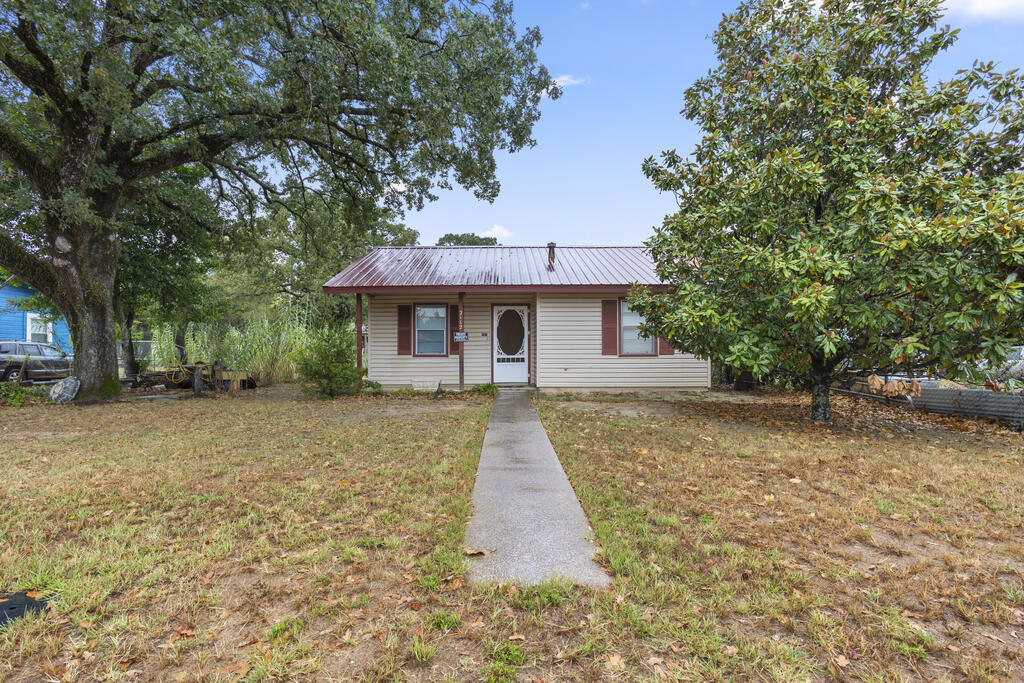 2112 Property Photo 1