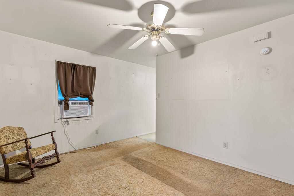 2112 Property Photo 5