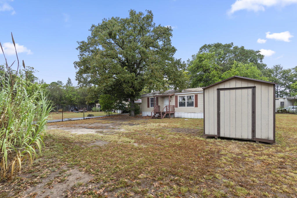 2112 Property Photo 9