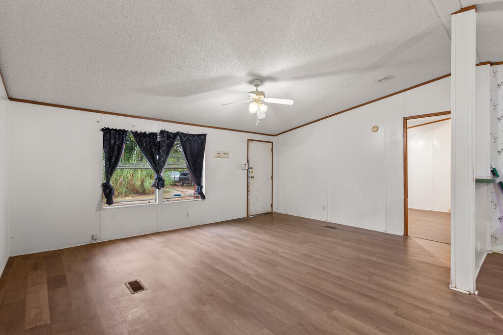 2112 Property Photo 12