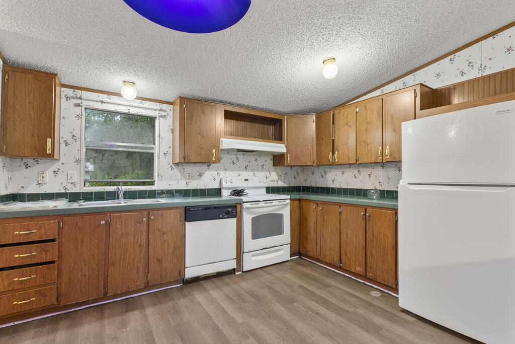 2112 Property Photo 13