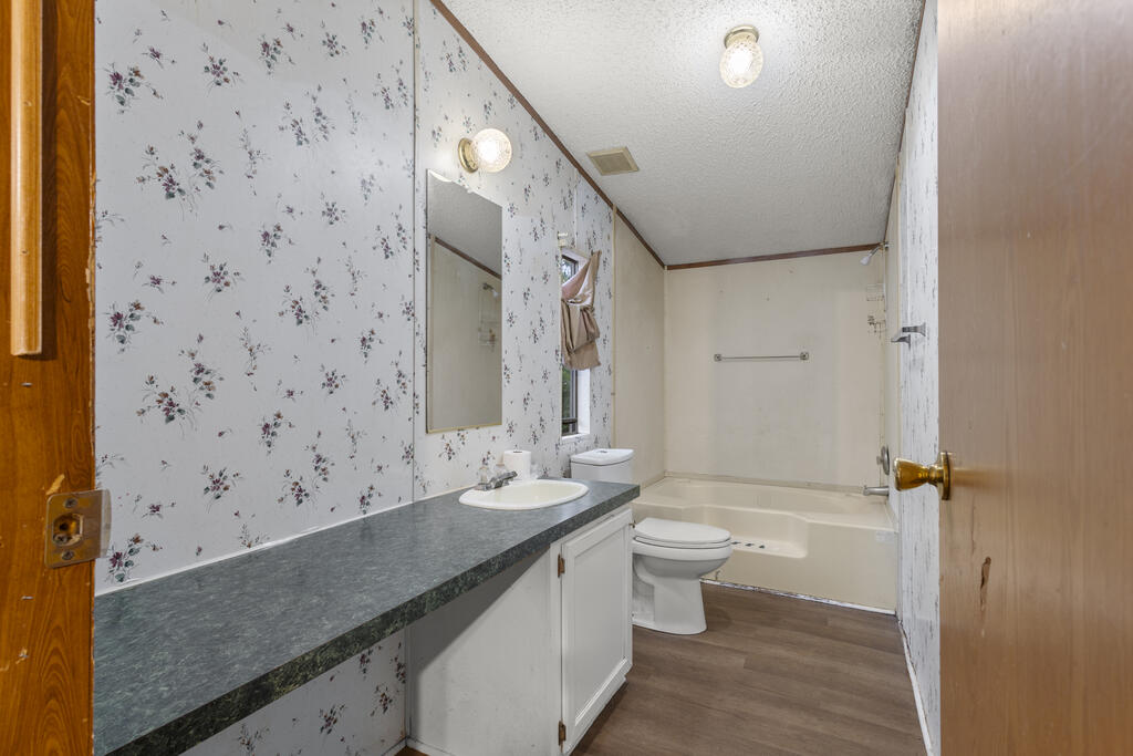 2112 Property Photo 15