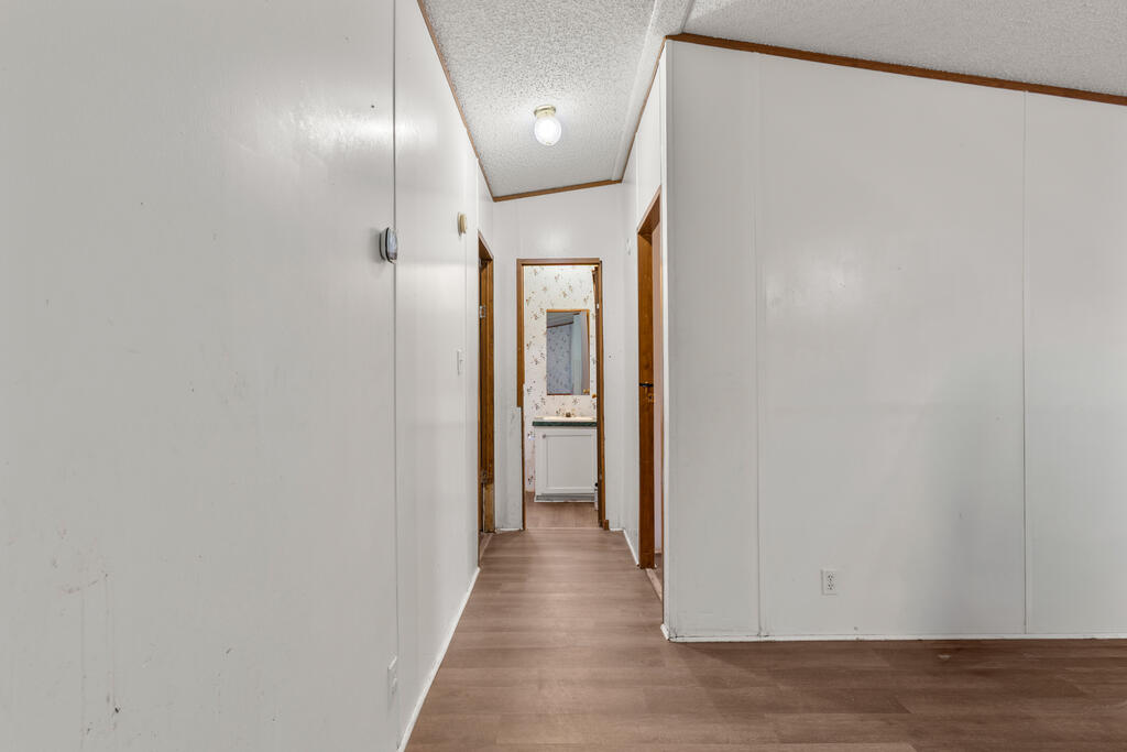 2112 Property Photo 16