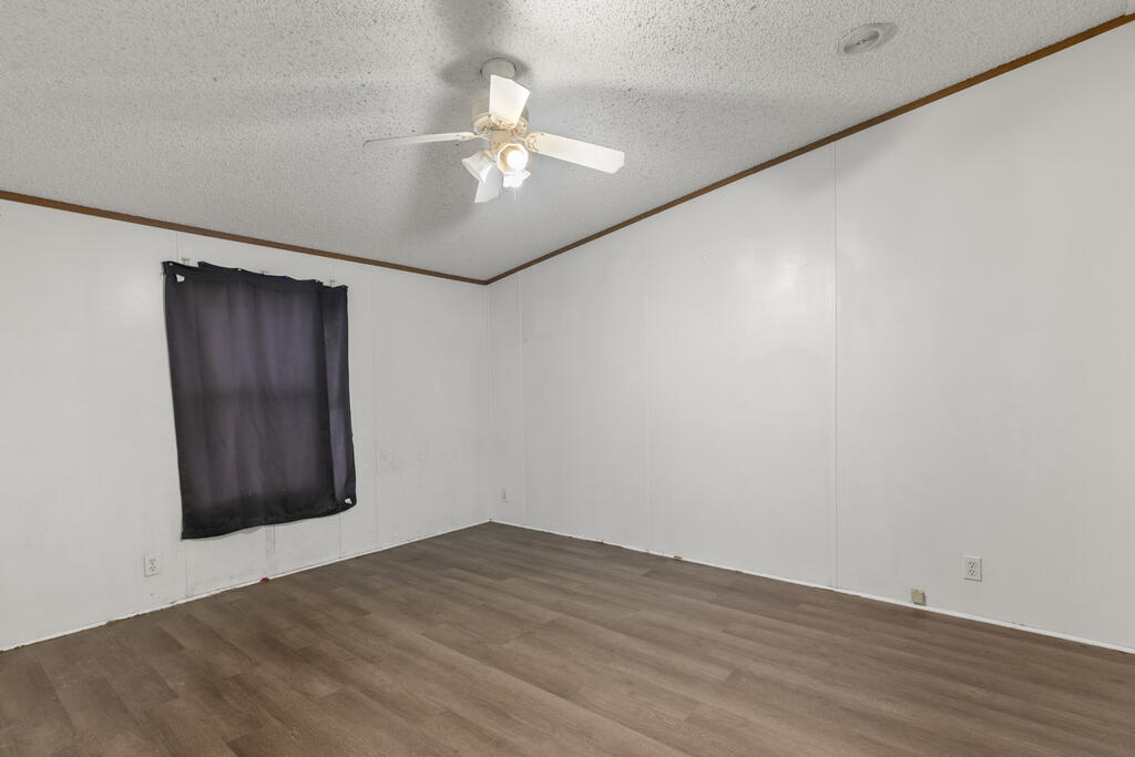 2112 Property Photo 17